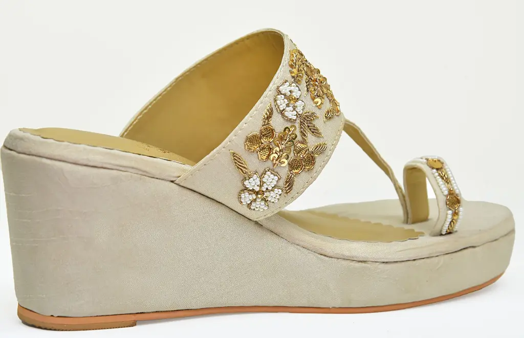 MF020007_Heel.webp